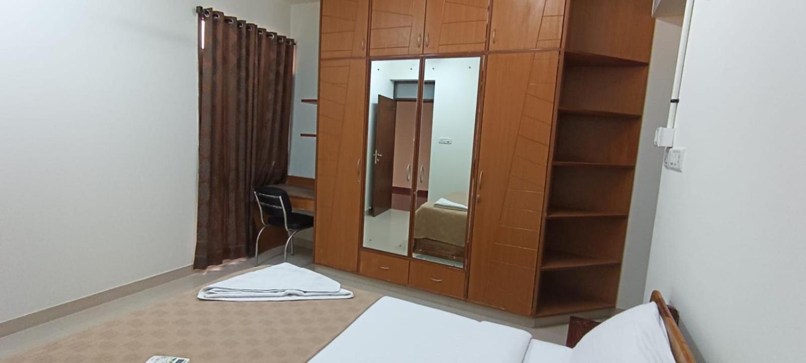Lmh Bangalore II Luaran gambar